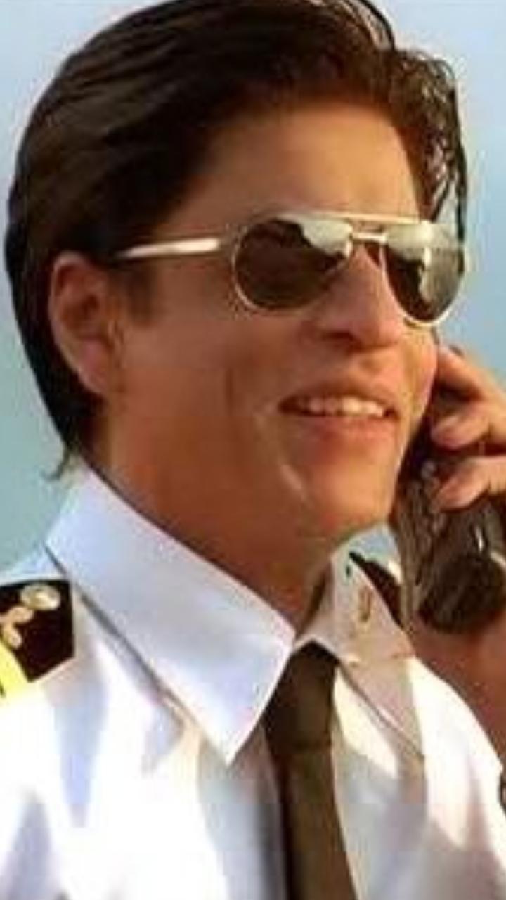 Shah Rukh made a special appearance in Bhootnath as a naval officer